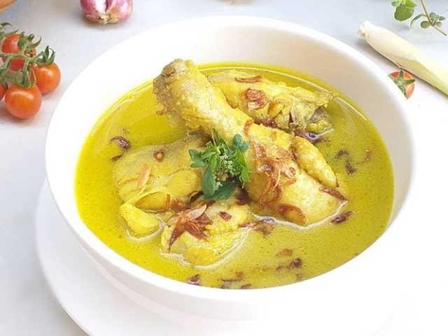 Resep Opor Ayam Bumbu Kuning Hidangan Spesial Enak dan Super Gurih